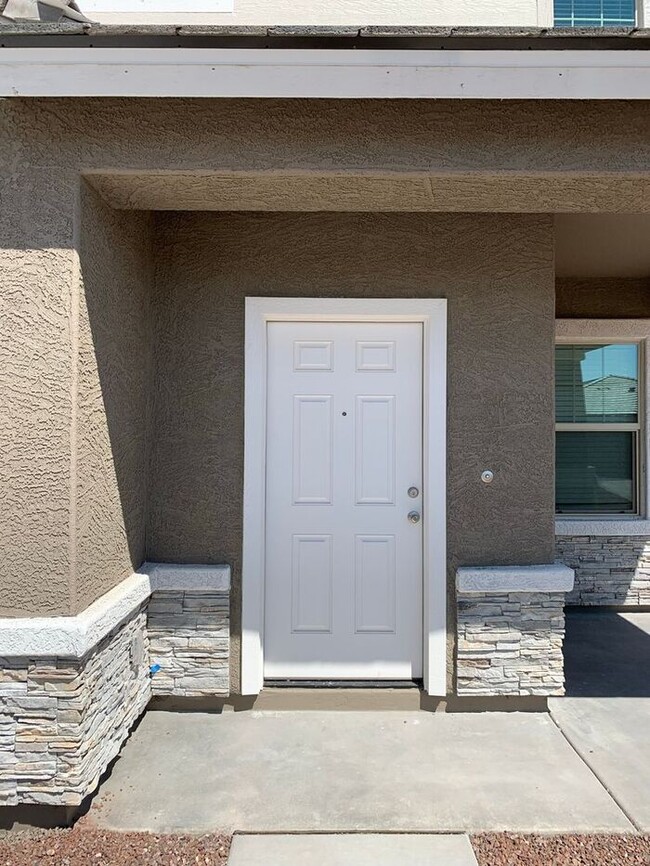 Foto del edificio - Home in Litchfield Park at Canyon Views! 5...