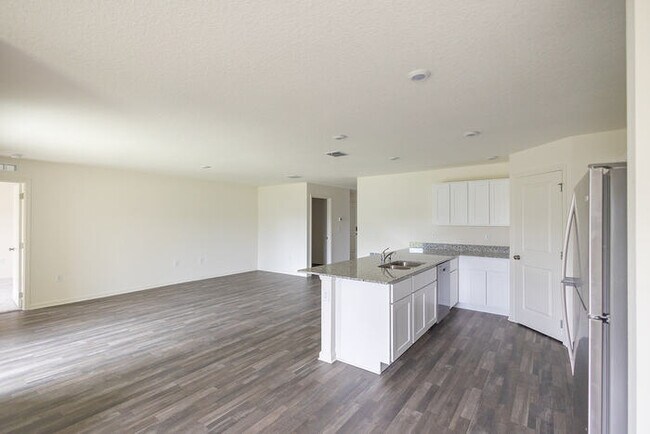 Foto del edificio - Haines City, FL - House - $1,945.00 Availa...