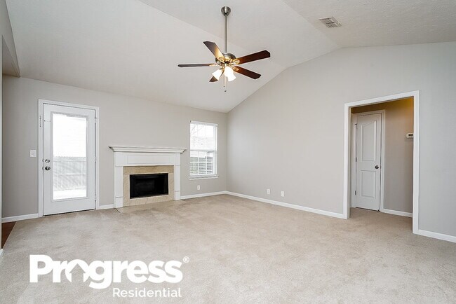 Building Photo - 2025 St Andrews Dr