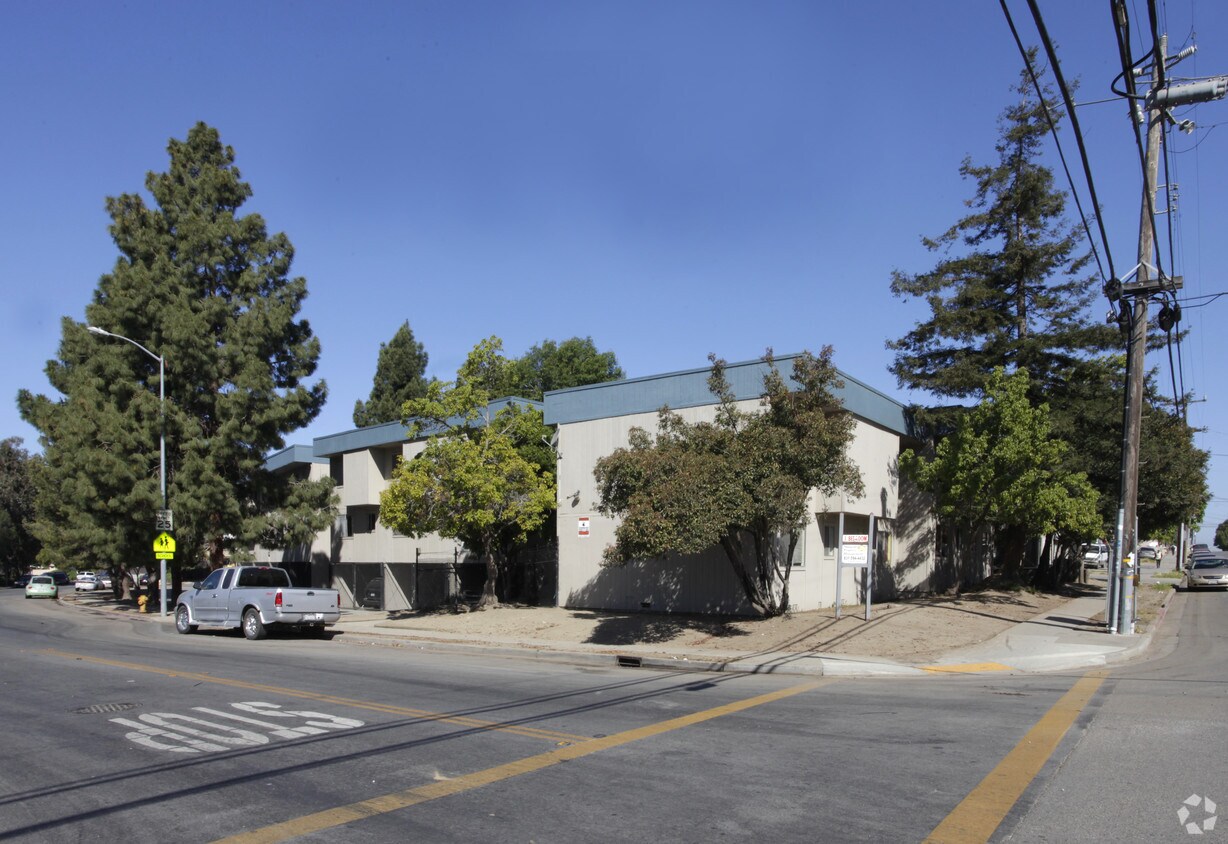 Primary Photo - Terrace Plaza Apartments