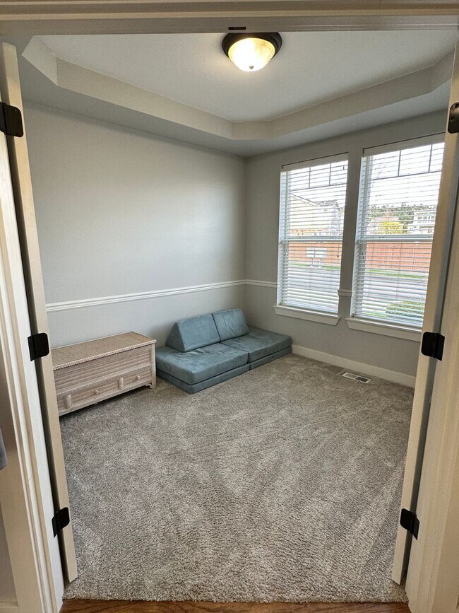 Foto del edificio - 7731 McKinley Loop NE