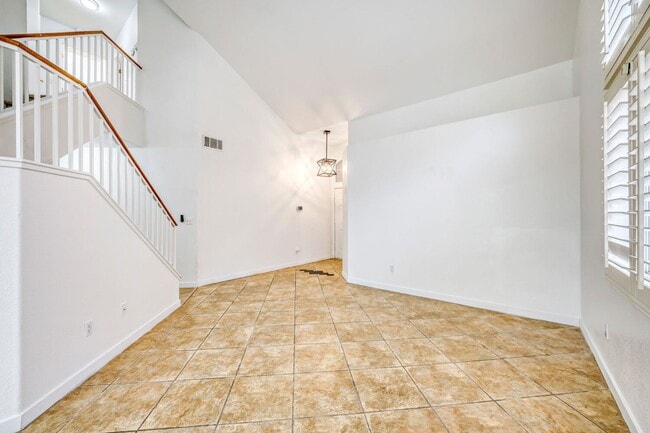 Building Photo - Spacious 4 Bedroom Home near Summerlin!