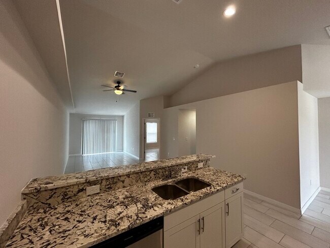 Building Photo - SW Cape Coral Duplex Unit