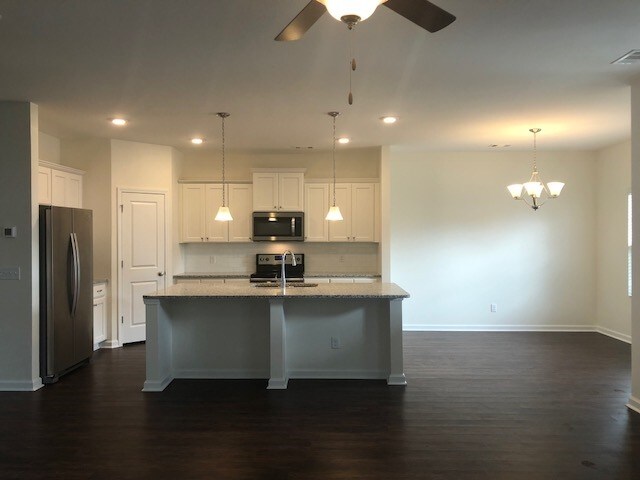 Foto del edificio - 218 Dogwood Cir