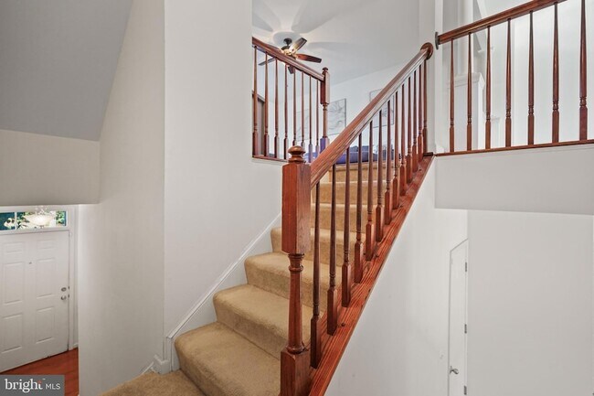 Foto del edificio - 12 Popes Creek Ln