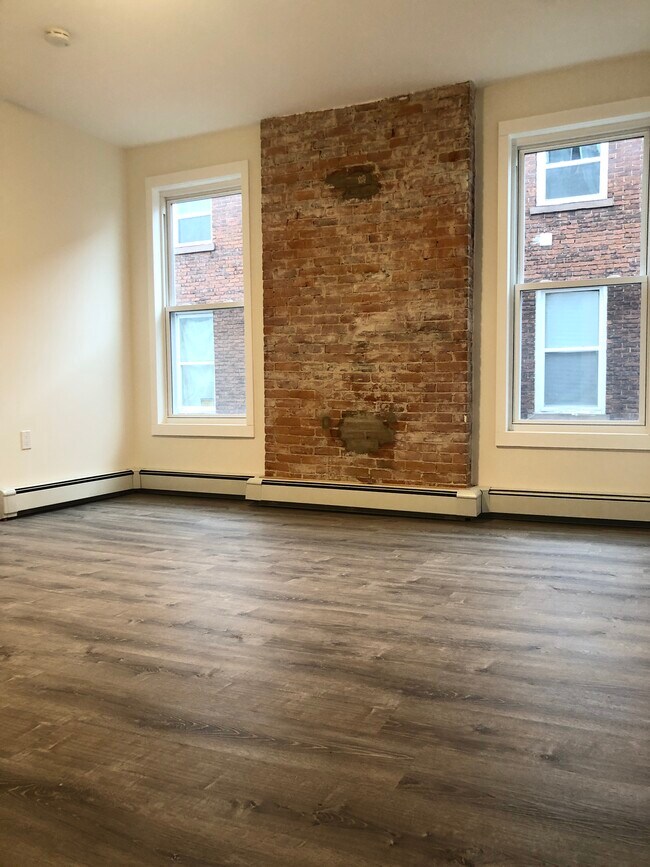 Living Room/Dining Room - 227 Jefferson St