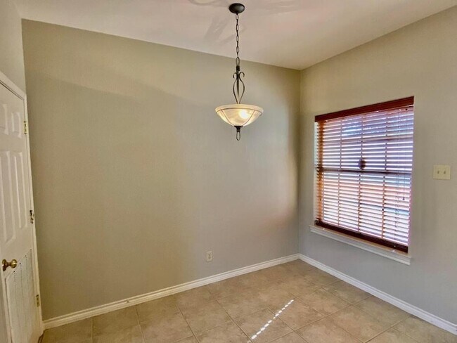 Building Photo - 9811 Sterling Loop