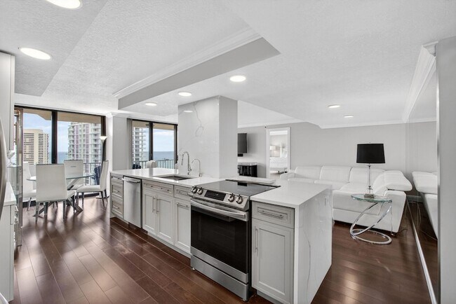 Building Photo - 4200 N Ocean Dr