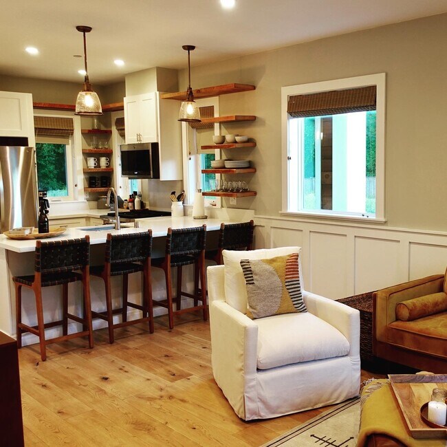 Foto del edificio - 5160 Mattson Pl