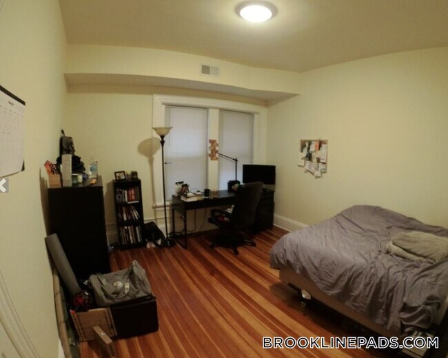 Foto del edificio - 1463 Beacon St
