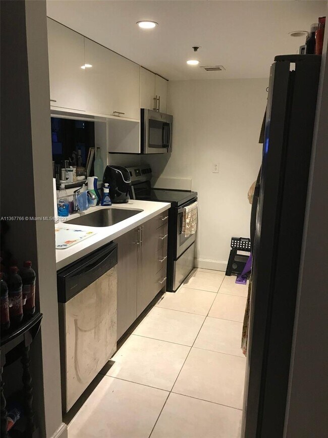 Foto del edificio - 7601 E Treasure Dr