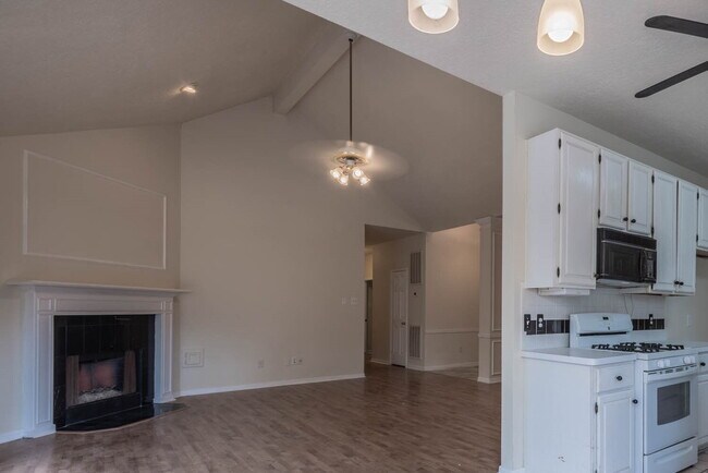 Building Photo - 17030 Macleish Dr