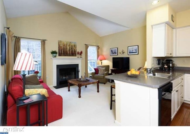 Building Photo - 3 br, 2.5 bath Townhome - 36 Kennedy Drive
