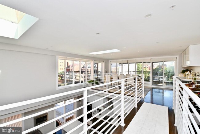 Building Photo - 2012 Kalorama Rd NW