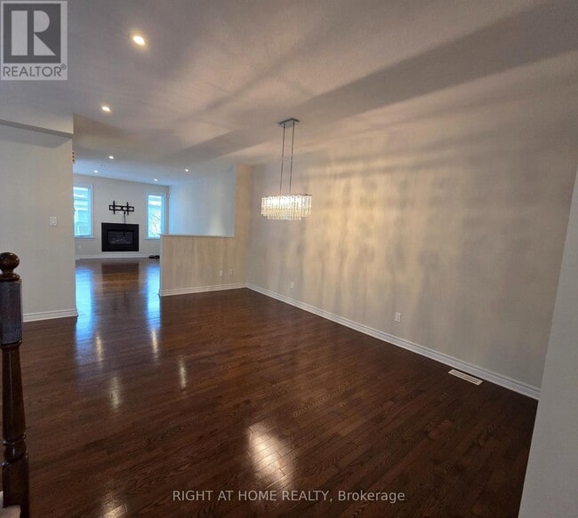 Building Photo - 322 Kippen Pl