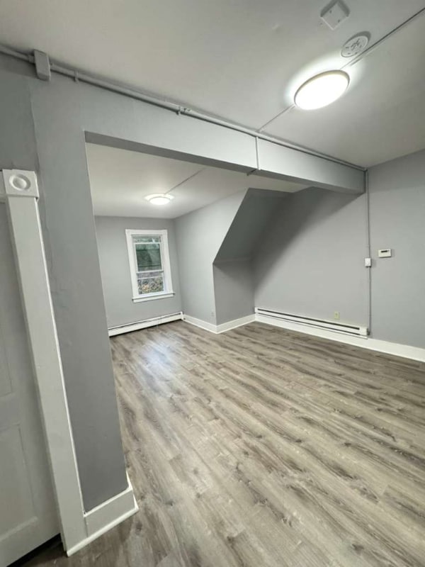 Foto del edificio - 166-168-168 W Main St