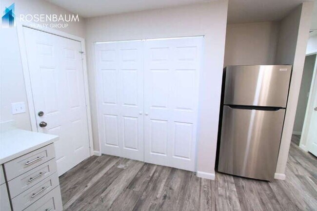 Building Photo - 6434 E Alder Ave