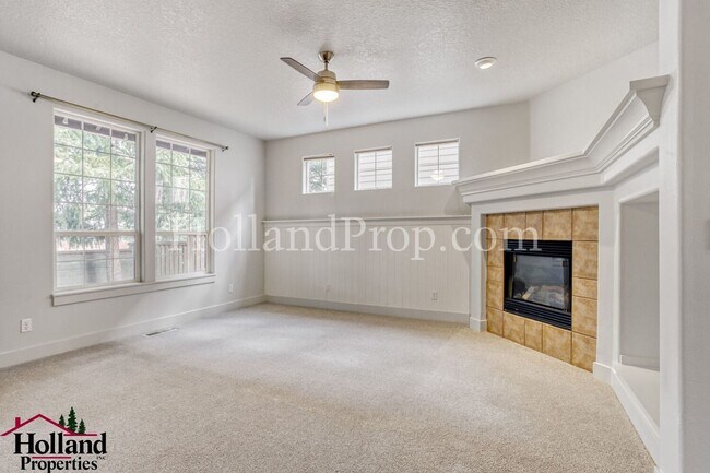 Foto del edificio - Beautifully Home Near Waterhouse Trail & Lake