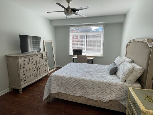 Foto del edificio - 680 N Green St