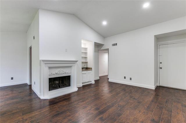Foto del edificio - 9801 Royal Ln