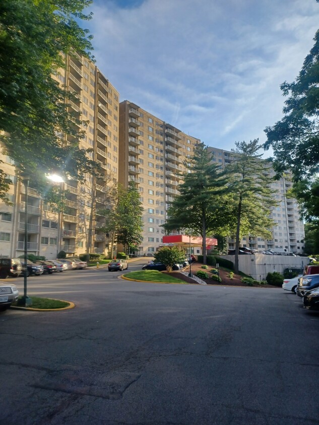 Park Place - 2500 N Van Dorn St