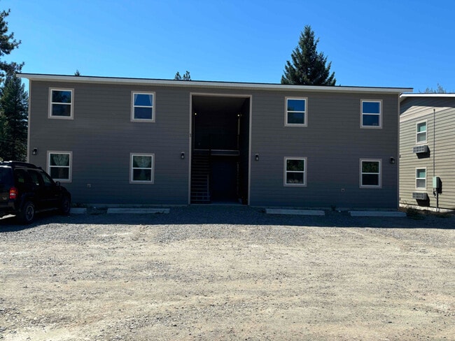 Building Photo - 1040 W 2nd St Ext