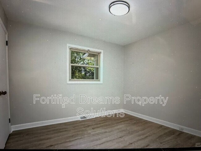 Foto del edificio - 1141 Carolina Cir