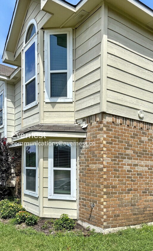 Foto principal - 1512 Mayfair Dr