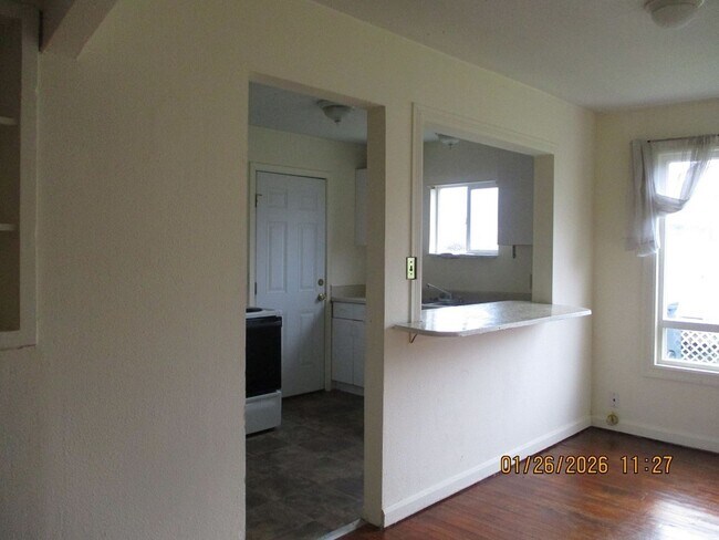 Foto del edificio - 3022 Sumner Ave