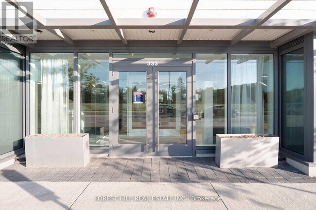 Photo du bâtiment - 333 Sea Ray Ave