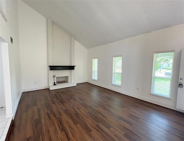 Building Photo - 2805 Meadow Park Dr