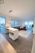 Building Photo - 20 Richardson St