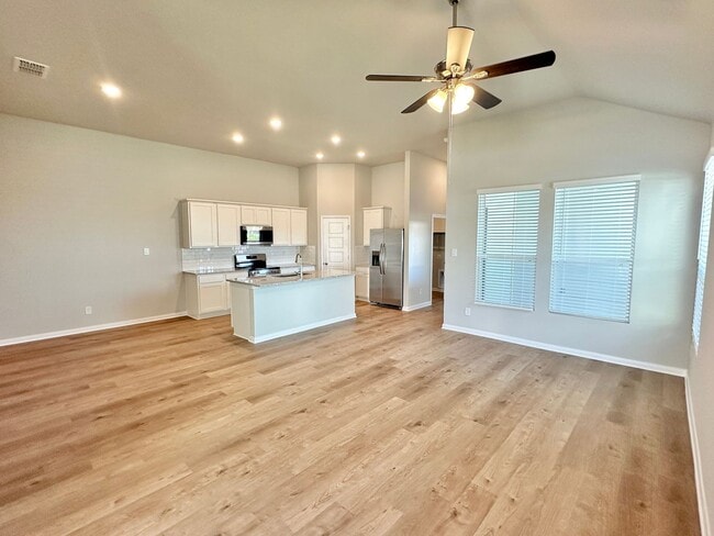 Building Photo - Luxury 3-Bed, 2-Bath in Buda, TX!