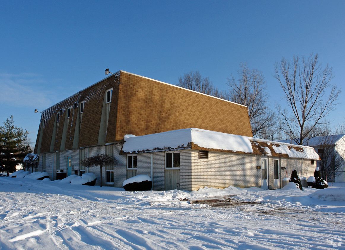 Building Photo - Princess Anne Studios