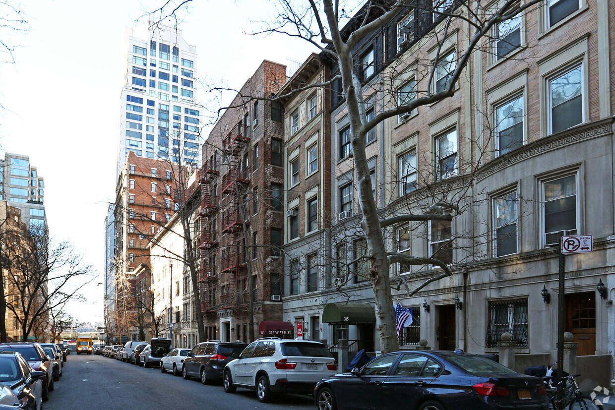Primary Photo - Upper West Townhouse 9 Apartments