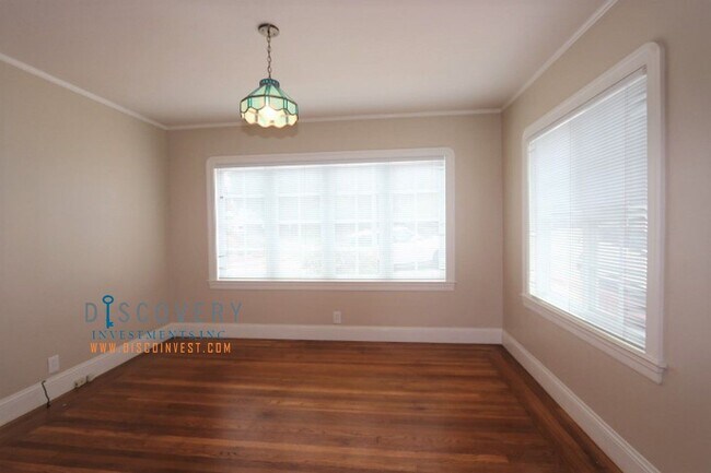 Building Photo - Upper Rockridge 3 Bedroom Home