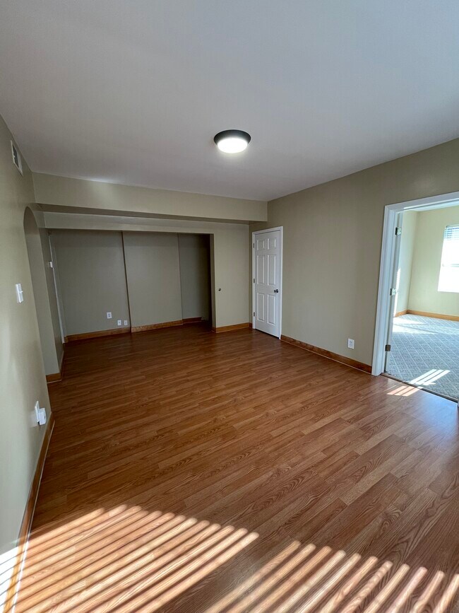 5861 S Kingshighway Blvd Unit 2nd Fl, Saint Louis, MO 63109