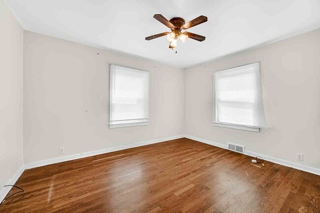Building Photo - 500-502 Peale St