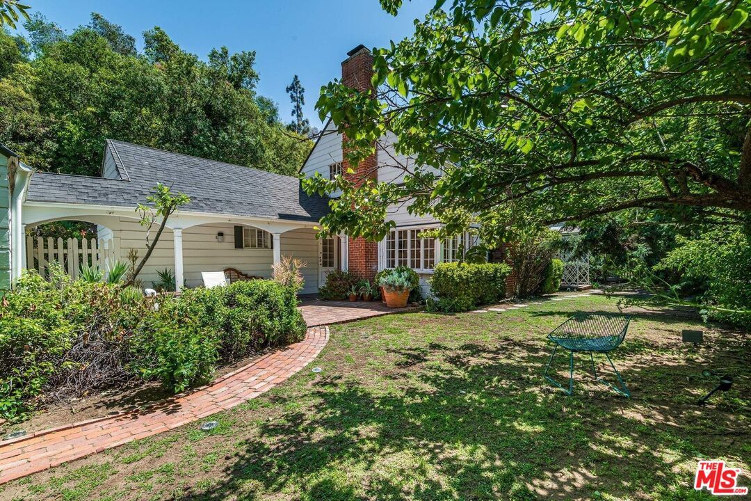 Foto principal - 1000 Stone Canyon Rd