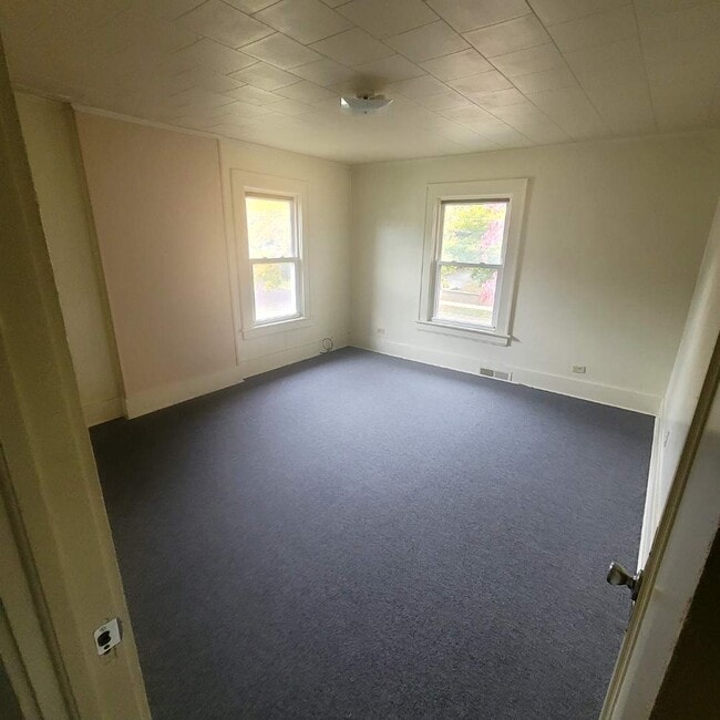 Building Photo - 348 Ruckel Rd