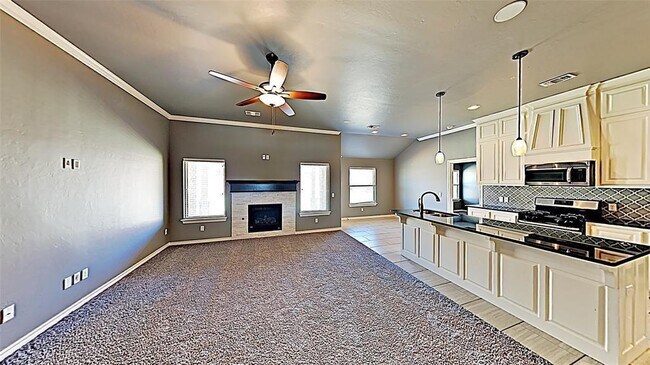 Building Photo - 4201 SE 38th St