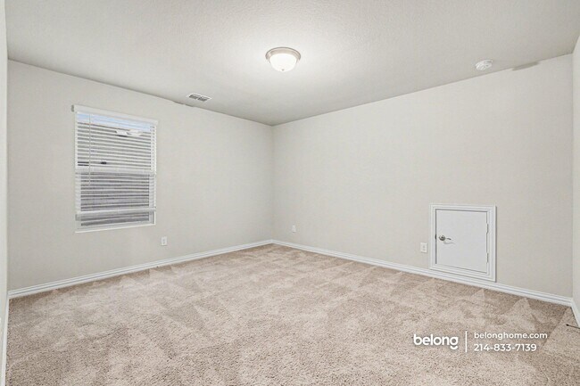 Foto del edificio - 3416 Kingsview Dr