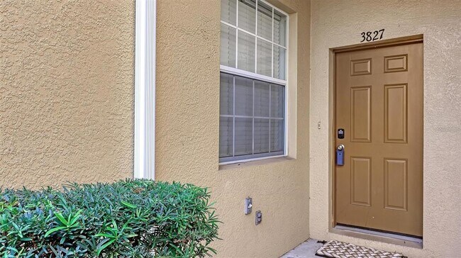 Building Photo - 3827 Parkridge Cir