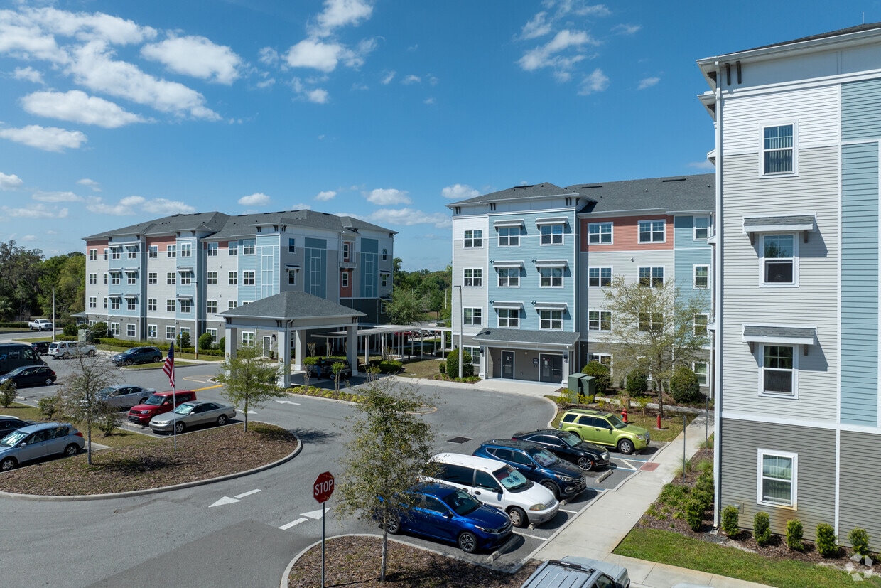 250 W International Speedway Blvd - Banyan Cove Apartments