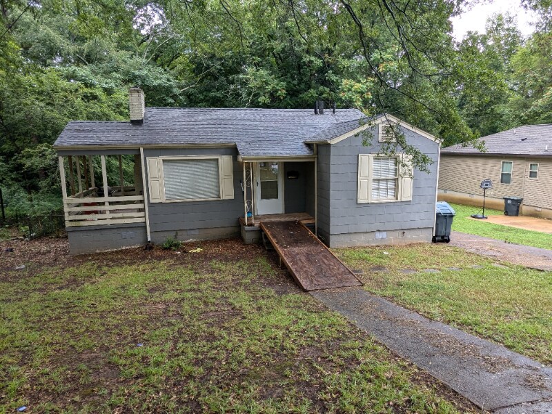 Primary Photo - 615 Brunson Ave