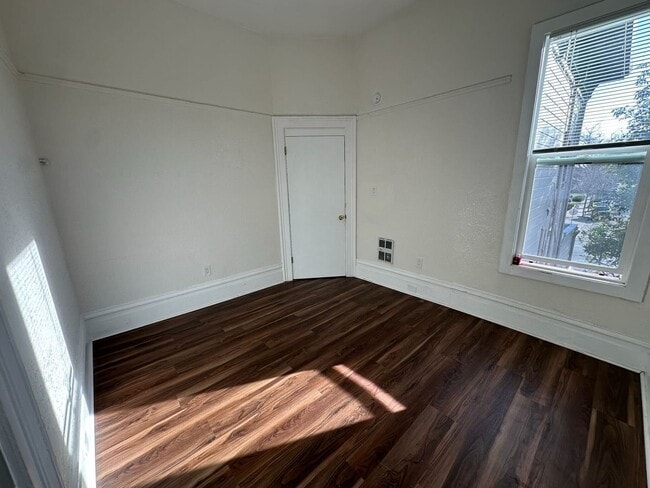 Building Photo - 2429 Central Ave