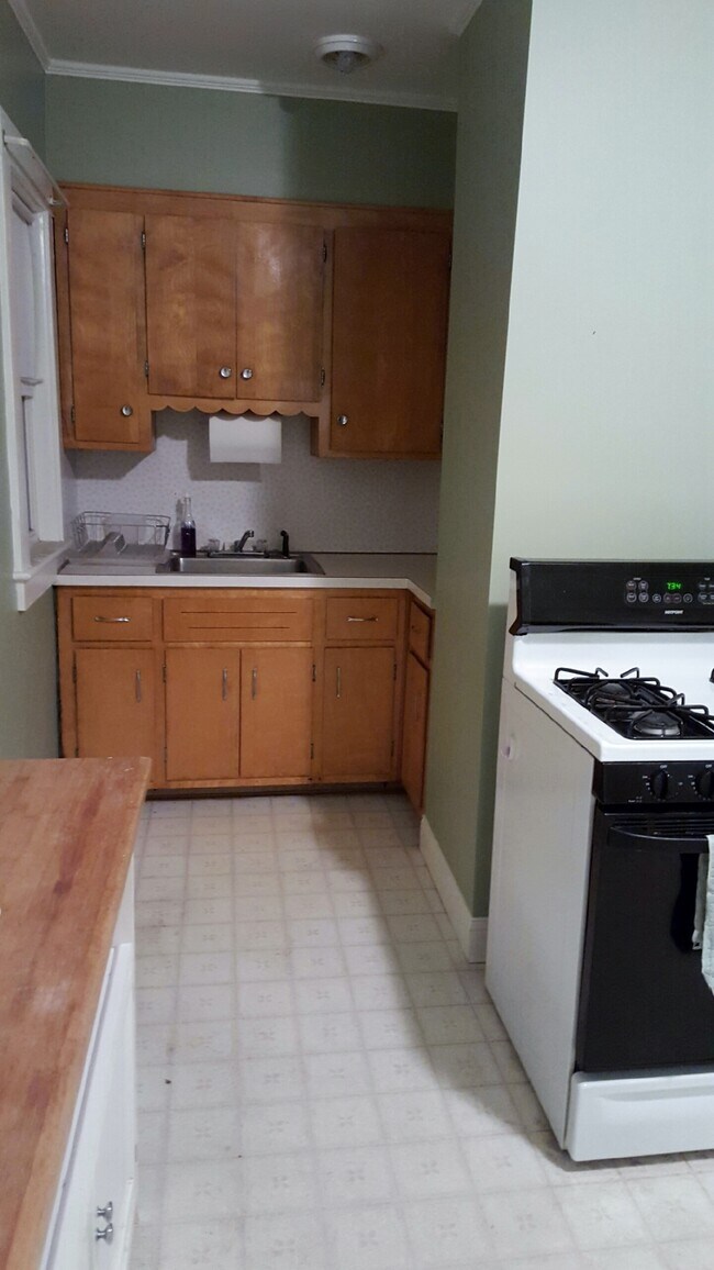 Building Photo - 23 Pinkham Rd
