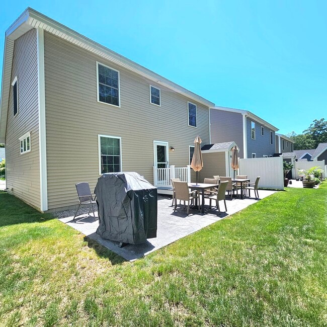 Building Photo - 22 Trinity Wy