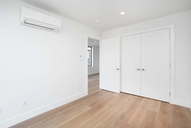 Foto del edificio - 23-33 Astoria Blvd