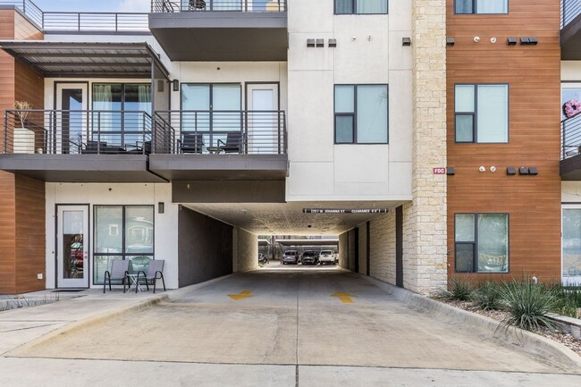 Foto del edificio - 207 W Johanna St